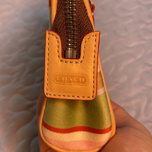 NWT Coach clutch - Picture 4 of 6